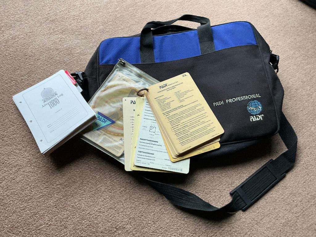 Oude PADI instructeur tas en onderwater slides + wheel., Ophalen of Verzenden, Gebruikt, Overige typen