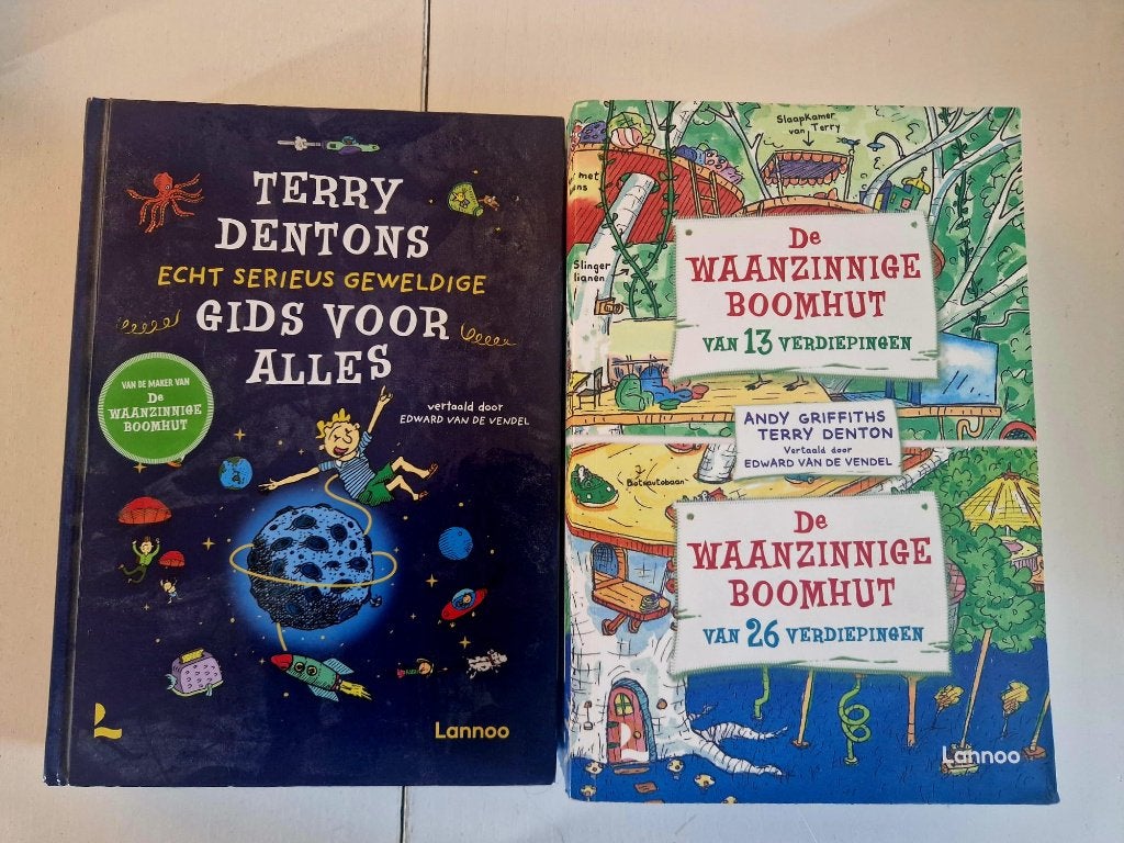 2 boeken De Waanzinnige Boomhut, Ophalen, Zo goed als nieuw