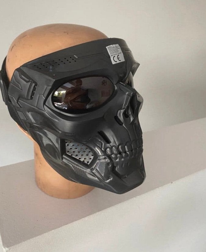 Masker, Enlèvement ou Envoi