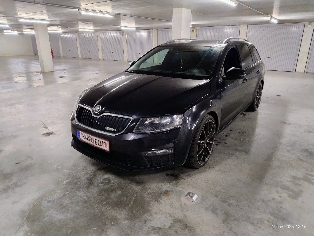 Skoda octavia vrs 220pk benzine, Autos, Euro 6, Entretenue par le concessionnaire, Noir, 5 portes