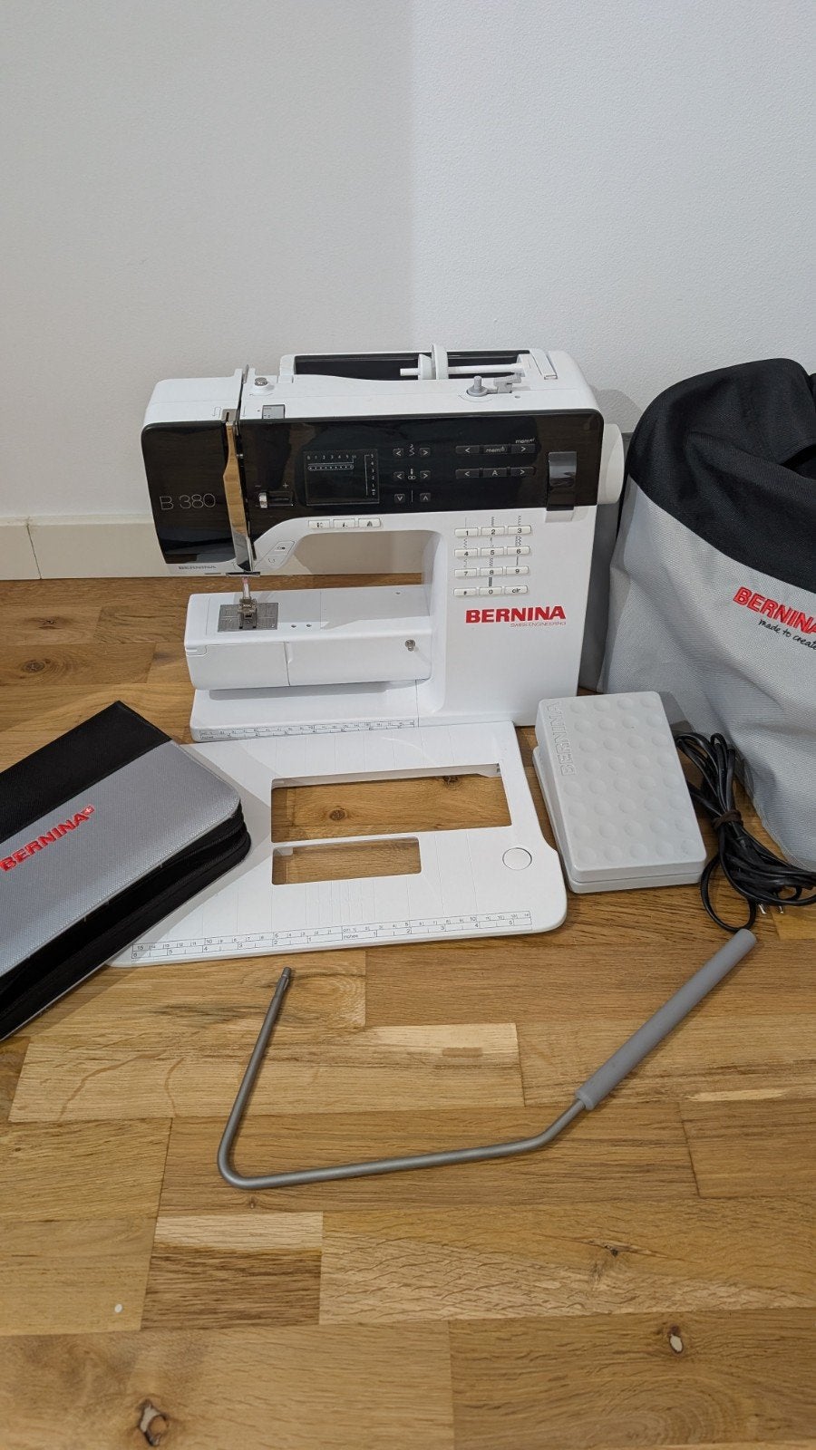BERNINA 380 - perfect onderhouden, Enlèvement, Accessoires, Bernina