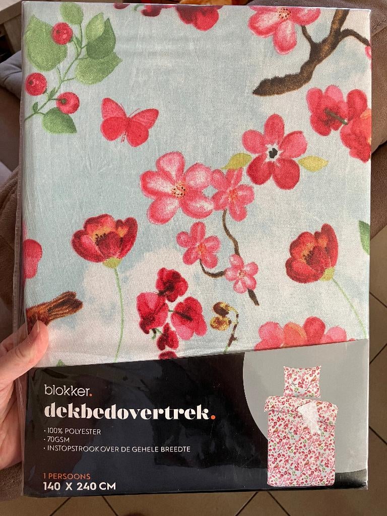 Nieuw gebloemd dekbedovertrek 140 x 240 cm, Huis en Inrichting, Ophalen of Verzenden, Nieuw, Eenpersoons, Dekbedovertrek