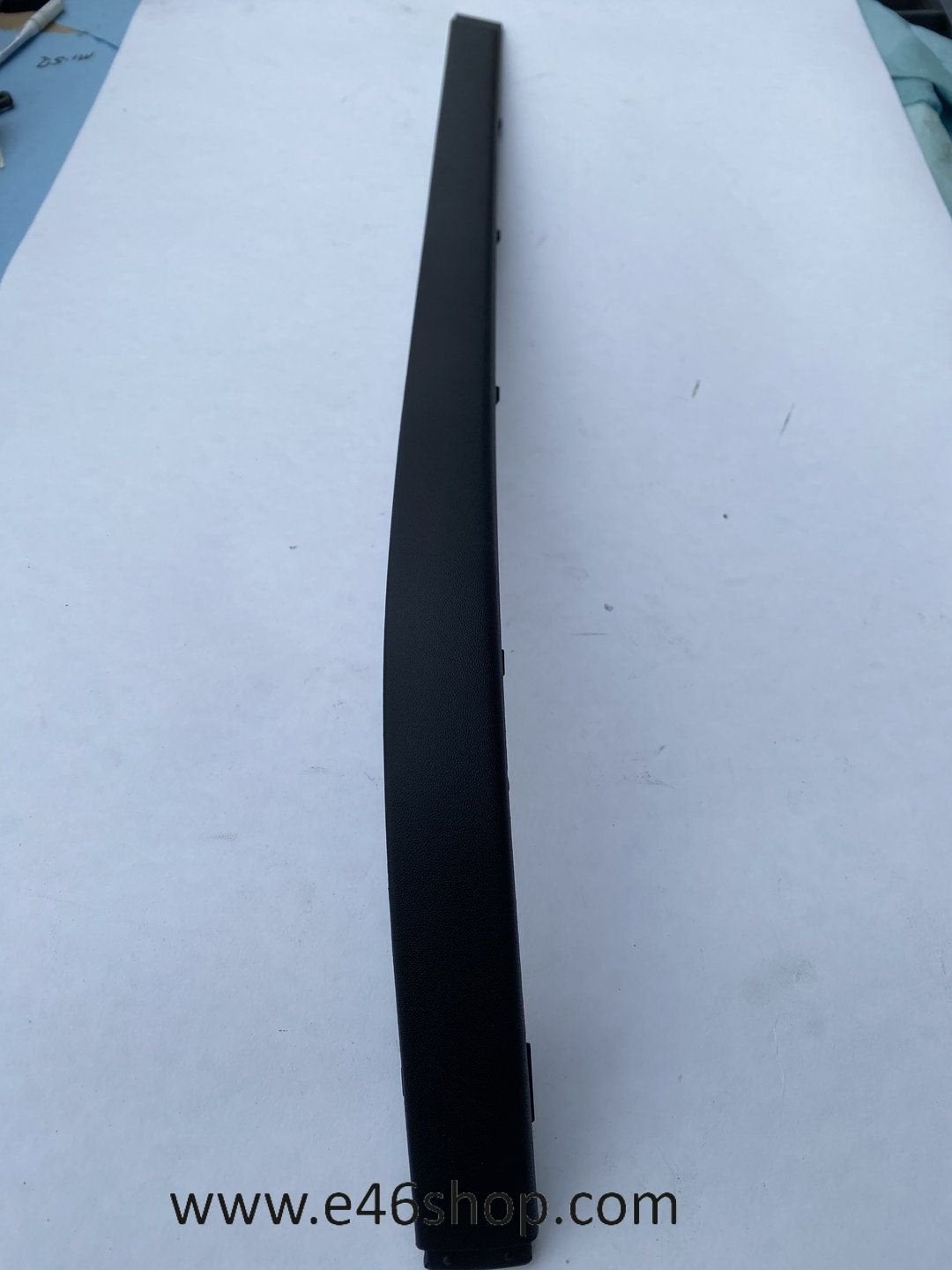 BMW E39 LIJST RECHTS ACHTER BUMPER NIEUW OE 51128184508, Auto-onderdelen, -, -, Nieuw, Ophalen of Verzenden