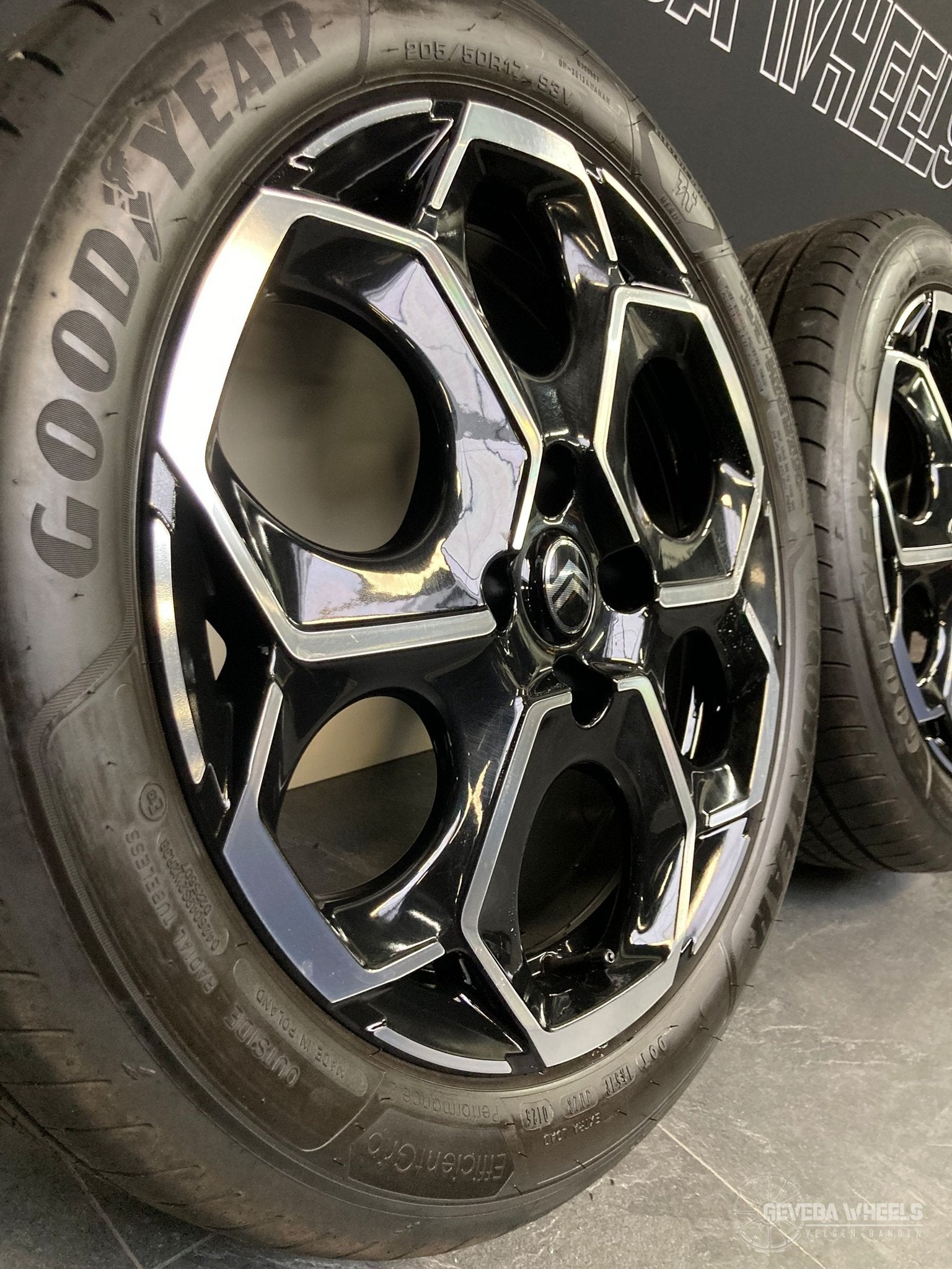 17” originele Citroen C3 IV velgen + banden 4x108 205/50/17, Autos : Pièces & Accessoires, Pneus et Jantes, Véhicule de tourisme