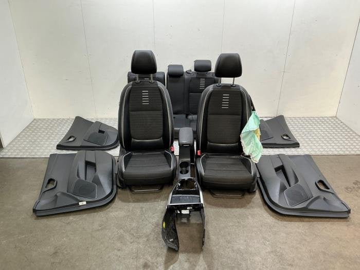 Kit revêtement (complet) d'un Kia Rio (Rio 17-), Autos : Pièces & Accessoires, Habitacle & Garnissage, Kia, Utilisé, 12 mois de garantie