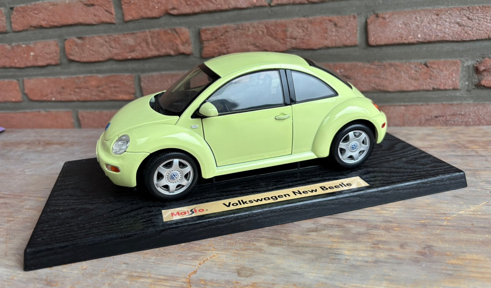 Maisto Special Edition VW New Beetle - 1:18 - met doos, Ophalen of Verzenden, Zo goed als nieuw, Auto, Maisto