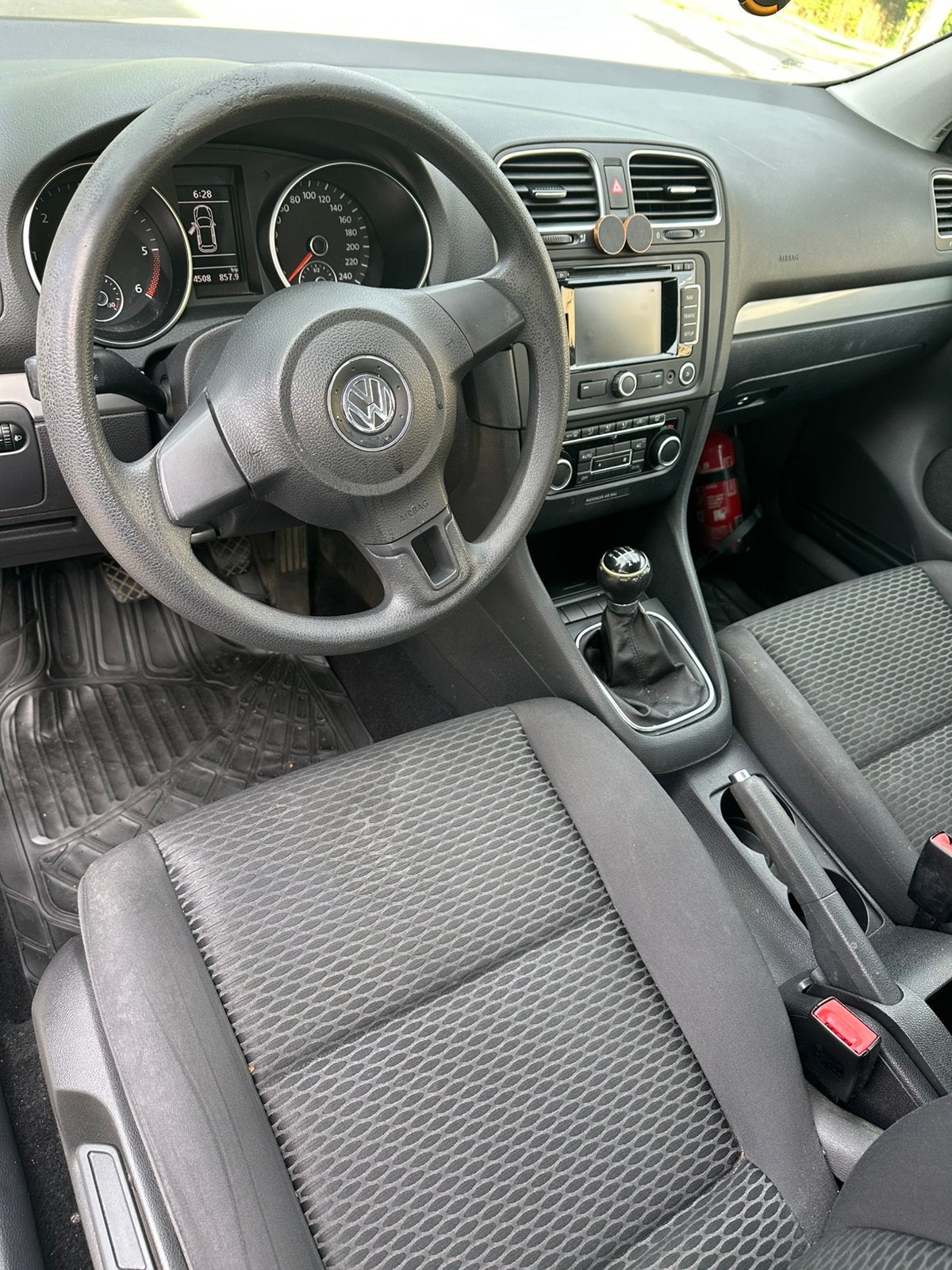 Golf 6. 1.6 Tdi prete à immatriculer, Autos, Achat, Phares directionnels, Entreprise, Boîte manuelle