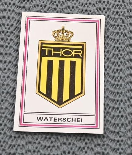 Panini / Football 80 / Embleem Thor Waterschei, Verzamelen, Ophalen of Verzenden, Zo goed als nieuw, Poster, Plaatje of Sticker