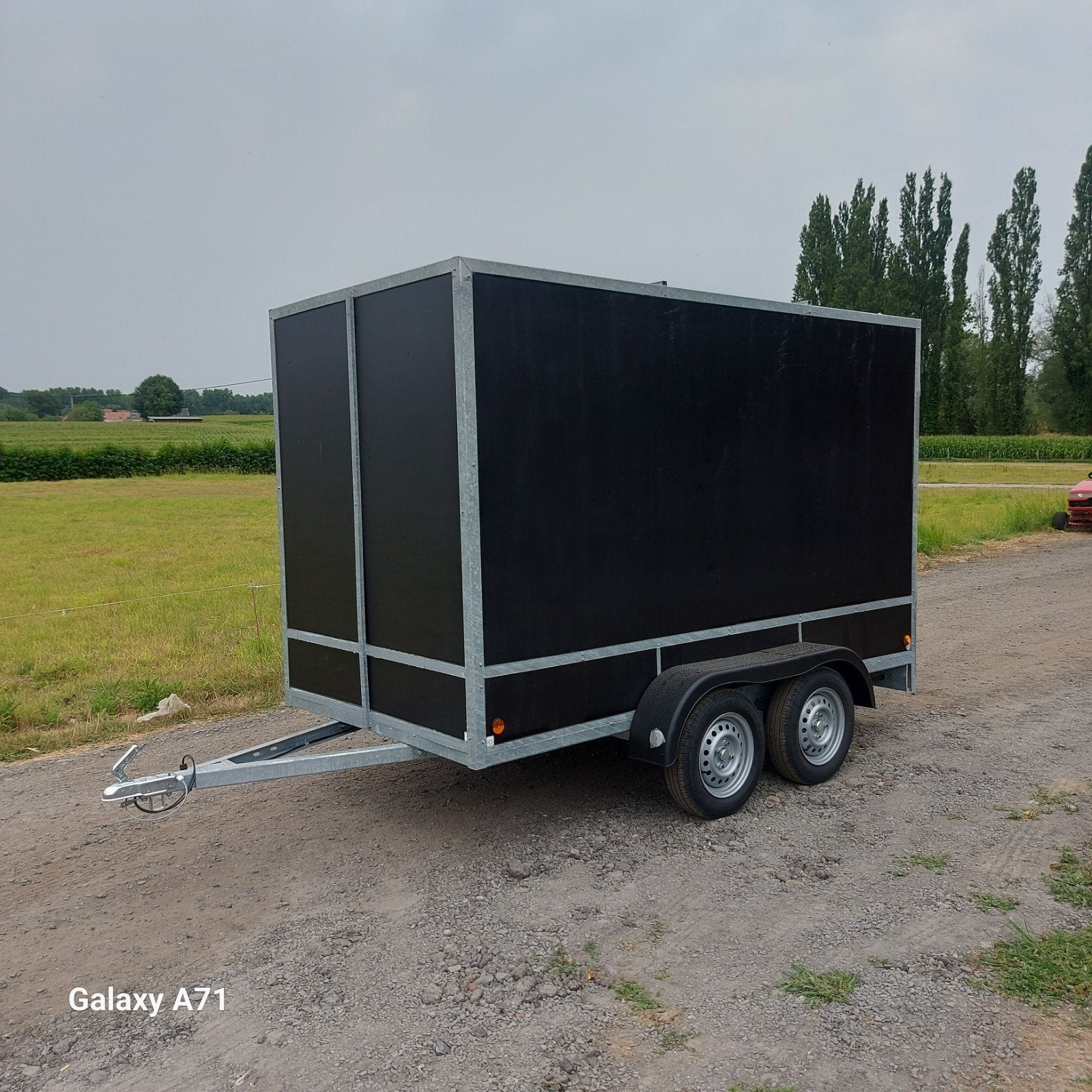 xxl Gesloten aanhangwagen dubbelas 750kg!, Enlèvement