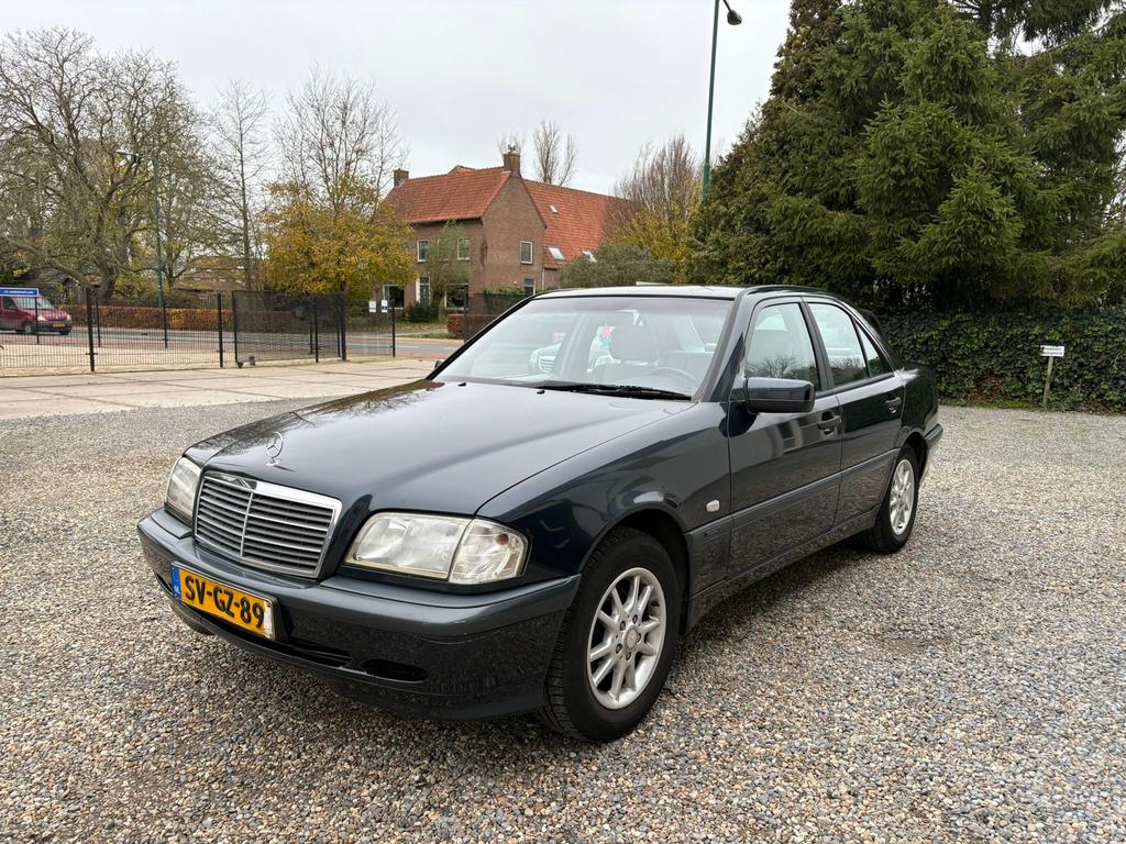 Mercedes-Benz C-Klasse 1.8 C180 Sedan Classic 1998 Zwart, Auto's, Euro 2, Achterwielaandrijving, Zwart, Handgeschakeld