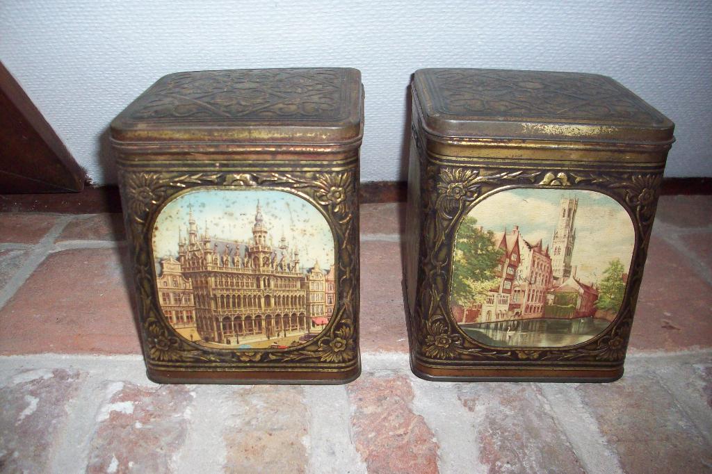 Antieke vierkante blikken doos "Brugge" of "Brussel", Enlèvement, Utilisé, Biscuits, Autres marques