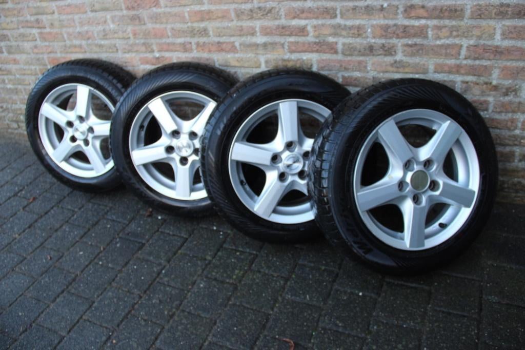 4 winterbanden met velg, Ophalen, Gebruikt, 15 inch, Banden en Velgen