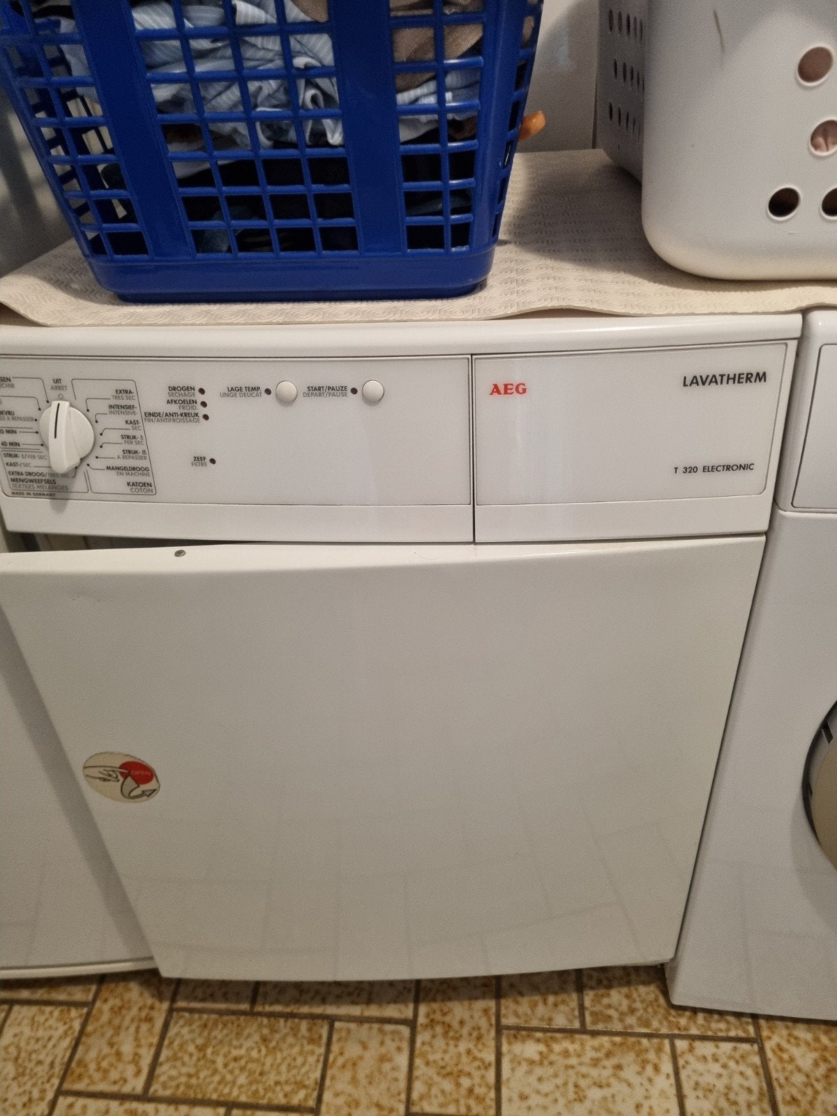 droogkast met buiten  afvoer   perfecte staat  merk AEG, Electroménager, Enlèvement