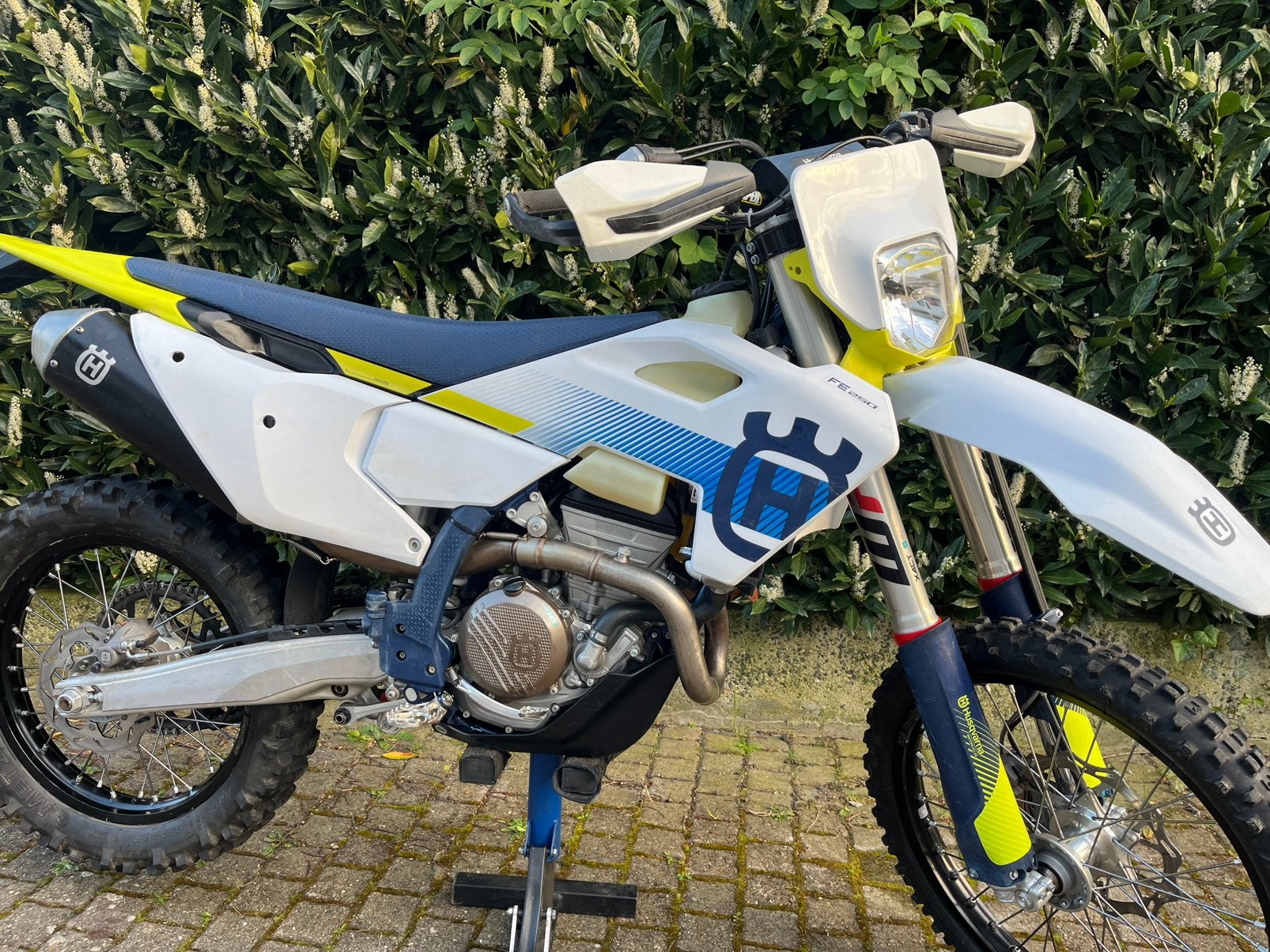 250 FE 2024, Enlèvement, Comme neuf