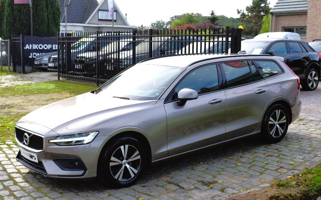 Volvo V60 2.0D3/Automaat/HISTORY/Trekhaak/GARANTIE, Autos, Argent ou Gris, Entreprise, Entretenue par le concessionnaire, Noir