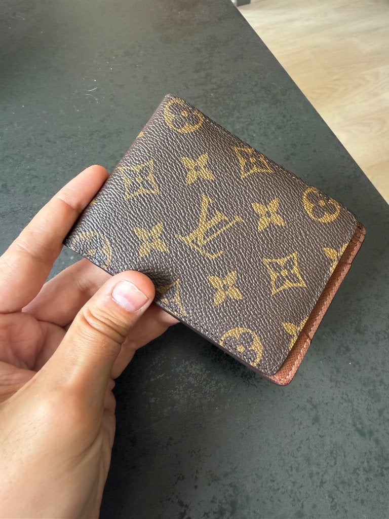 Louis Vuitton multiple wallet, Bijoux, Sacs & Beauté, Porte-monnaie & Portefeuilles, Autres marques, Cuir, Comme neuf, Brun