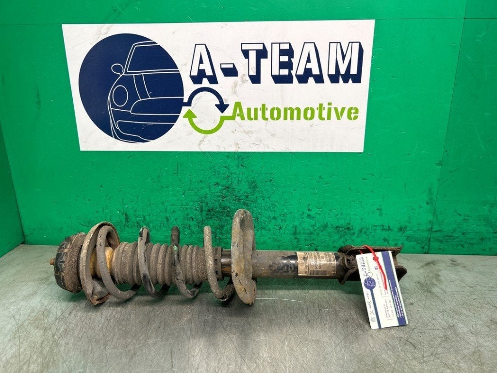 AMORTISSEUR OU ABSORBEUR DE CHOC AVANT DROIT (|543028938R|), Dacia, Renault Deutschland AG, Utilisé, Peter-Huppertz-Straße 5
51063  Köln, DE
