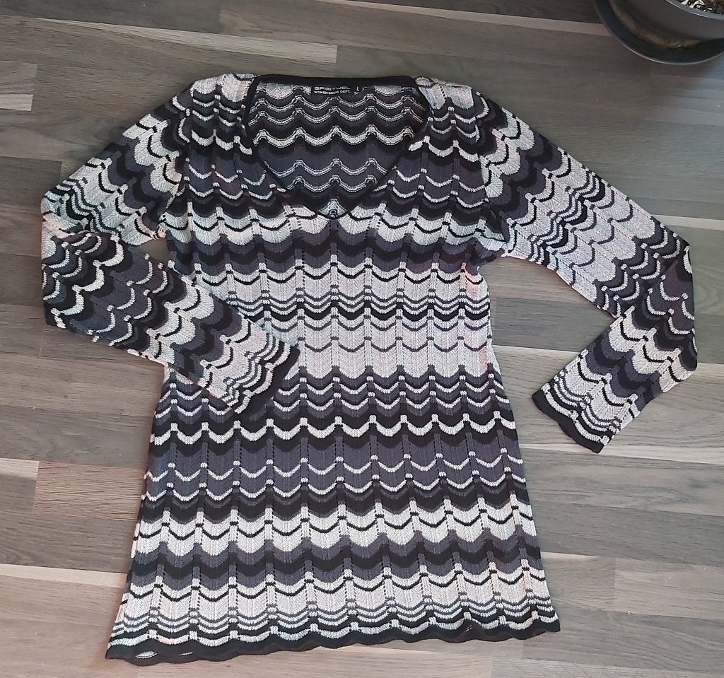 Trui of tuniek in Zwart/Wit/Grijs Golvend Patroon, M/L, Ophalen of Verzenden, Zo goed als nieuw, Maat 38/40 (M), Meerkleurig