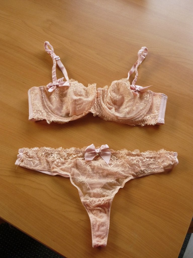 Lingerieset roze goudspikkels kant BH string Hunkemöller, Ophalen of Verzenden, Roze, Setje