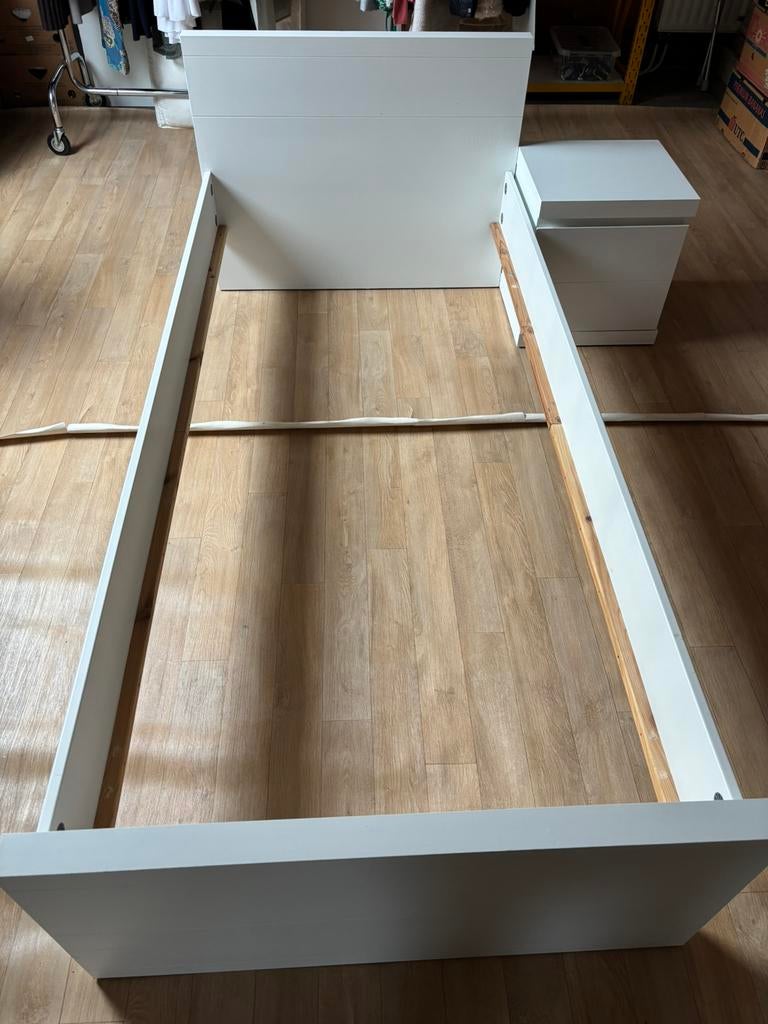 Cadre de Lit blanc 1 personne, 100 cm, Une personne, Enlèvement, Utilisé