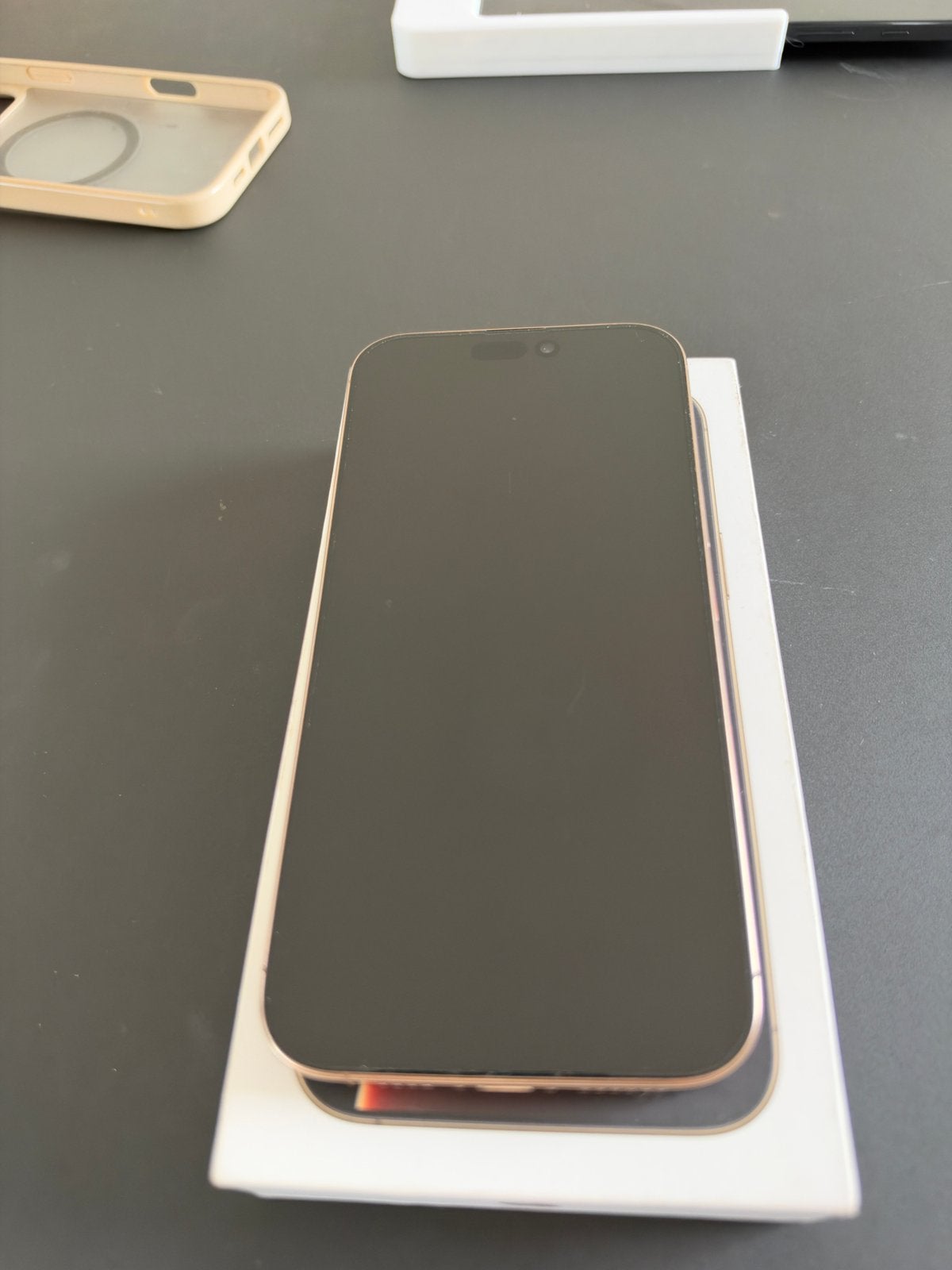 iPhone 16 Pro Max Desert Titanium met doos en factuur, 89 %, Wit, IPhone 16 Pro Max, Zo goed als nieuw