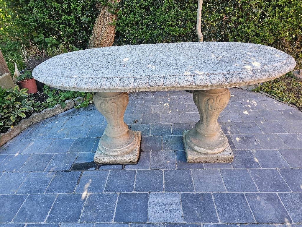 Table en béton, Jardin & Terrasse, Tables de jardin, Enlèvement, Utilisé, Ovale, Autres matériaux