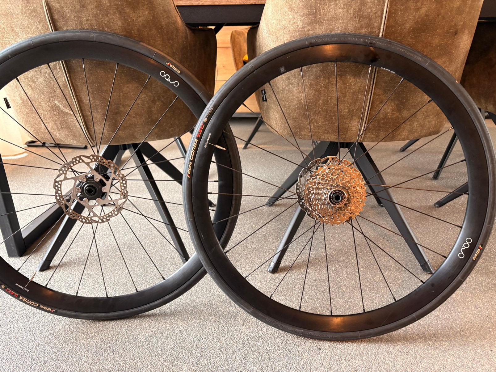 OQUO RP35PRO 35mm koerswielen Shimano HG Disc ZIPP, Zo goed als nieuw, Aluminium, Racefiets, Ophalen