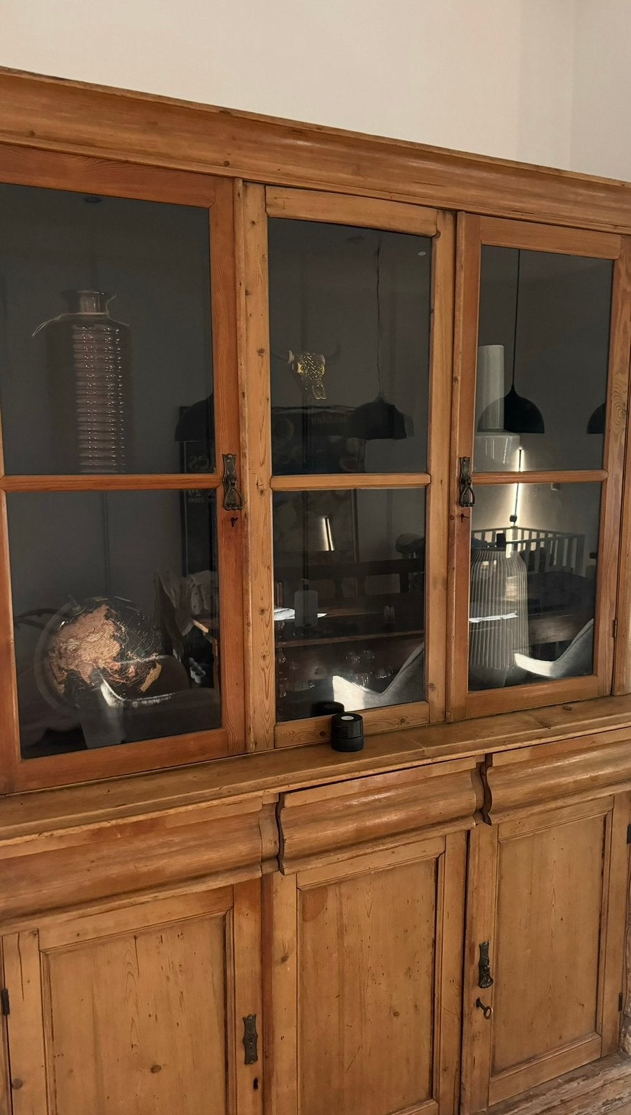 Buffet vitrine ancien en pin – 2 corps séparables, Enlèvement, Comme neuf, Pin, Avec porte(s)