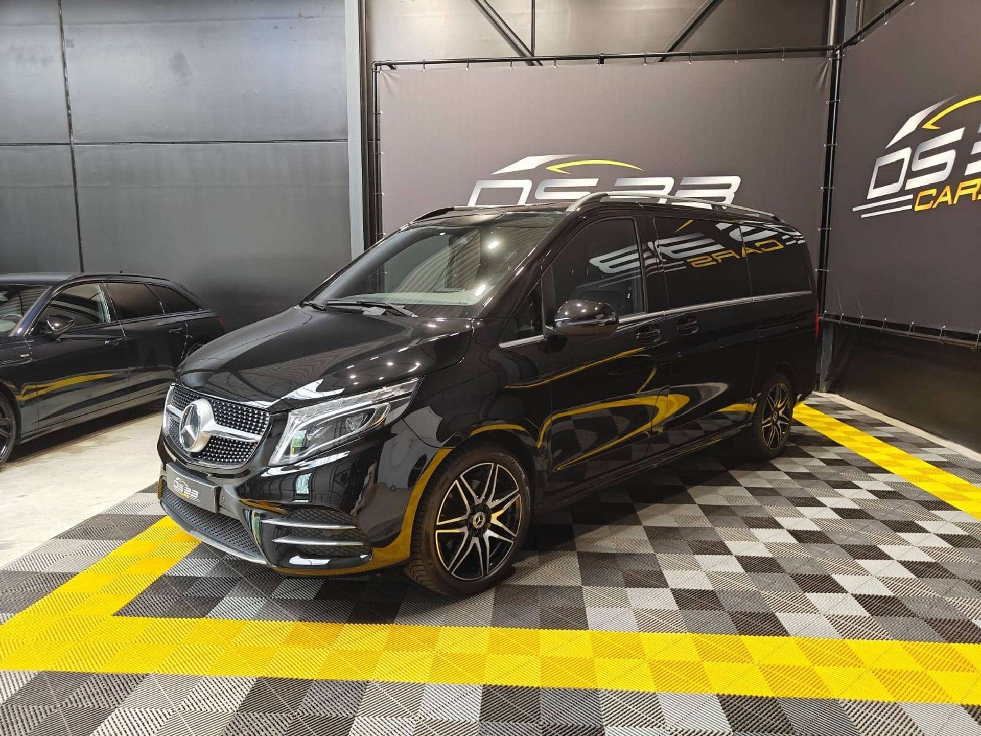 Mercedes-Benz V 300 d AMG 5-zit/AIR/ElekDeuren/360/Trekhaak/, Auto's, Automaat, Dealer onderhouden, 239 pk, 4 cilinders