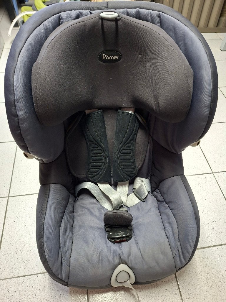 Autostoel van Römer, Kinderen en Baby's, Autostoeltjes, Gebruikt, Romer, 9 t/m 18 kg, Isofix, Slaapstand, Ophalen