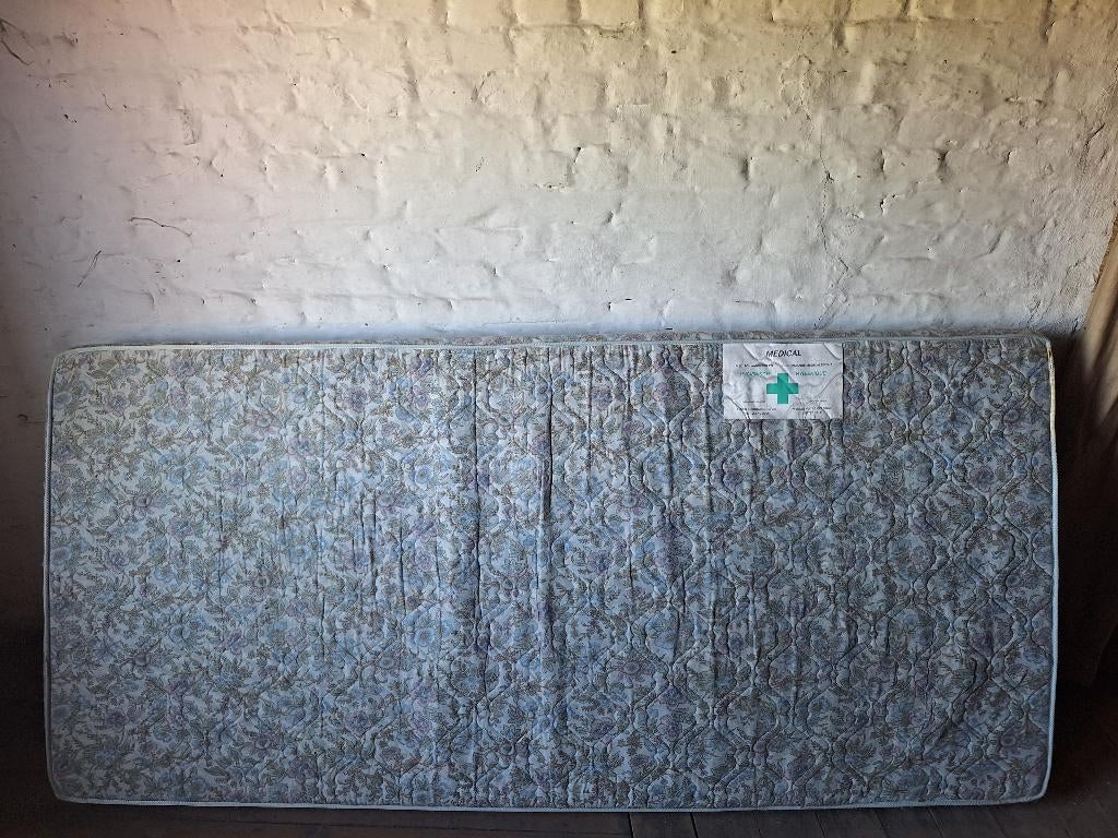 Medisch matras in perfecte staat hamaid gebruikt, Ophalen, 90 cm, Zo goed als nieuw, Matras