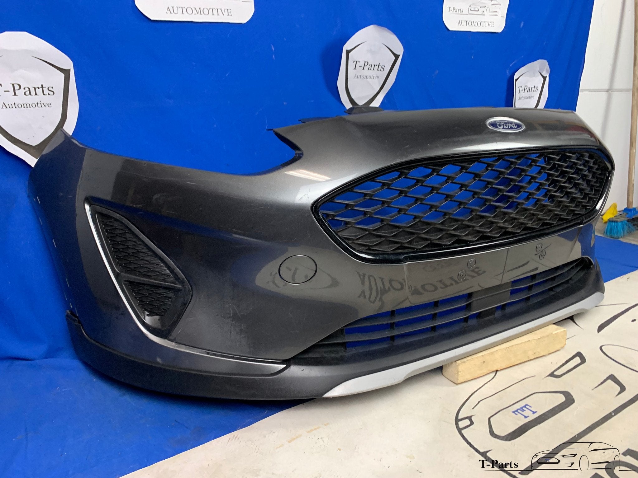ford fiesta active Grille de pare-chocs avant grille de pare, Pare-chocs, Info@ford.com, Ford Motor Company, American Road 1
48126  Dearborn