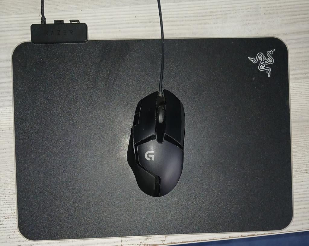 Muis + muismat, Ophalen, Gaming muismat, Zo goed als nieuw, Razer