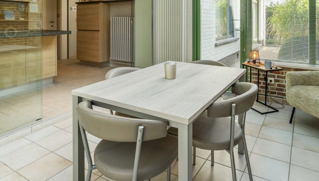 Mooie tafel en 4 comfortabele stoelen 350 euro, Ophalen, Zo goed als nieuw, Vier personen