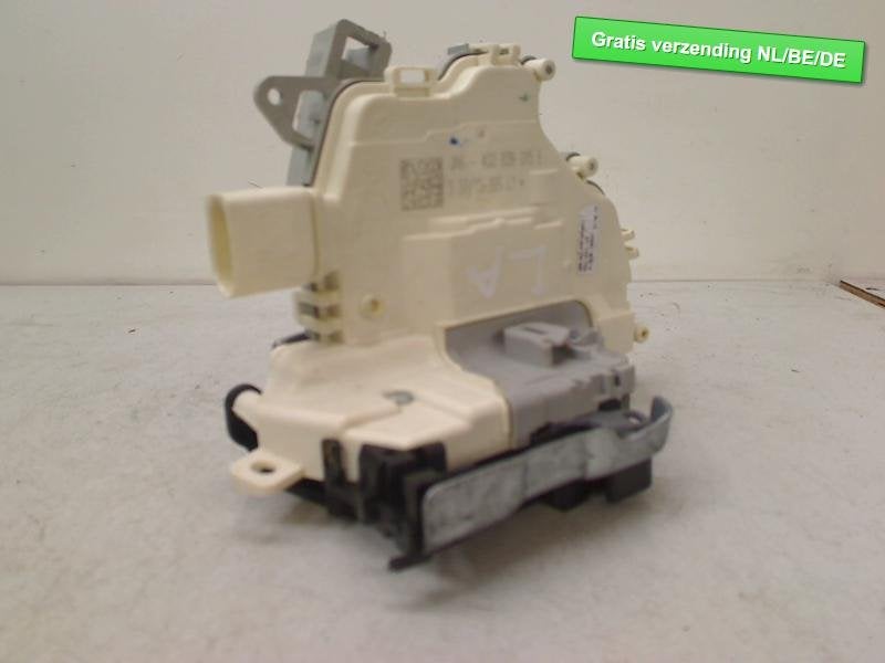 SERRURE DE PORTE ARRIÈRE GAUCHE A3 Limousine (8VS / 8VM), Arrière, Auto-Union-Straße  1,
85057  Ingolstadt, DE, Info@audi.de, Audi