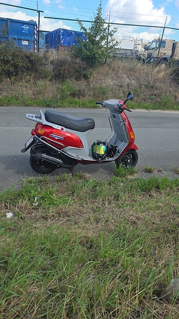 skipper 172cc a1 papieren, Fietsen en Brommers, Ophalen, Piaggio, Tweetakt, Zo goed als nieuw