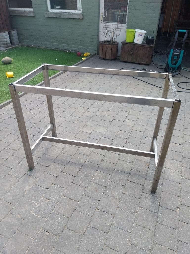 Inox onderstel, Ophalen