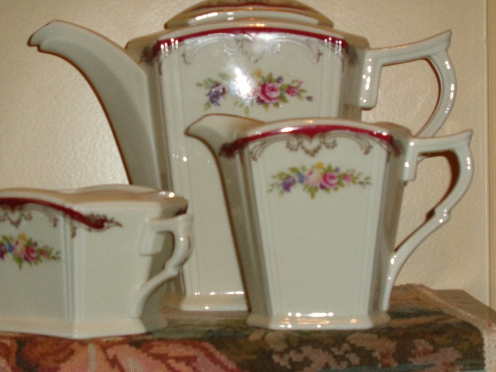 Théière et tasse en porcelaine Haas & Czjzek, Antiquités & Art, Enlèvement