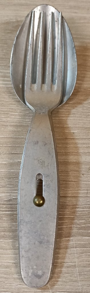 Couvert Allemand Göffel Alliage Léger Poinçon Étoile ww2, Collections, Enlèvement ou Envoi, Armée de terre, Autres types