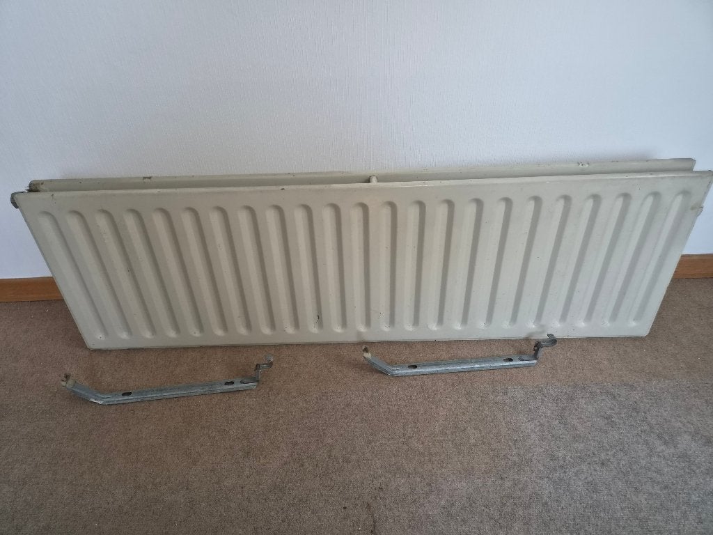 radiateur 130 x 40 cm, 800 watts ou plus, Enlèvement, Utilisé, Haut rendement (HR)