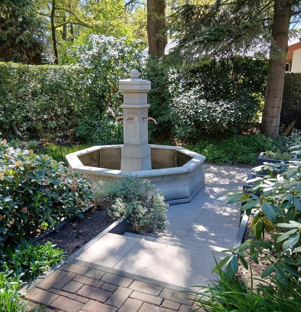 Fontaine du village français ALL INN, Jardin & Terrasse, Pièces d'eau & Fontaines, Neuf, Fontaine, Béton, Enlèvement