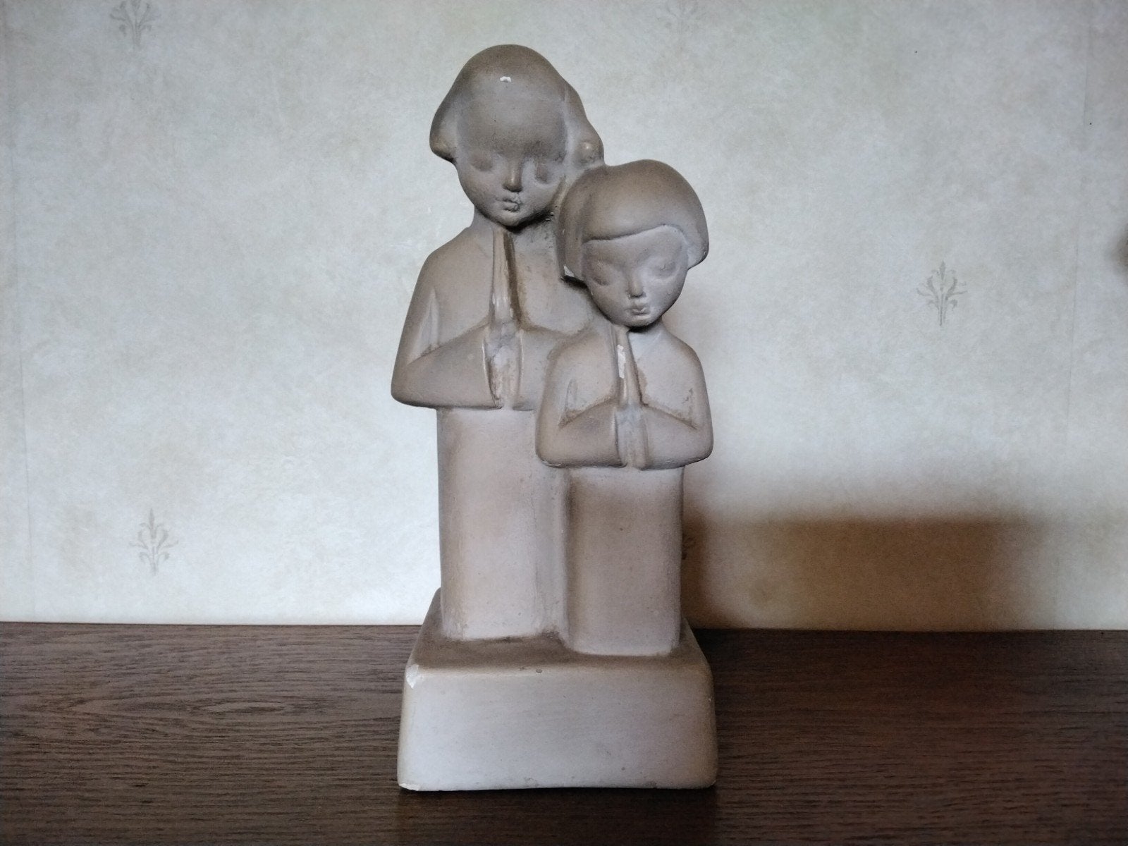 Biddende kinderen in steen., Verzamelen, Ophalen of Verzenden, Gebruikt
