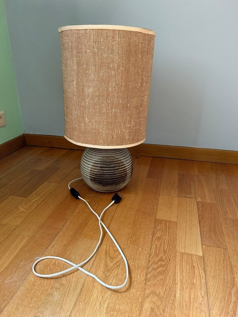 Lampe de table vintage en céramique et abat-jour texturé, Maison & Meubles, Lampe d'ambiance, Vintage, Céramique, Source lumineuse incluse