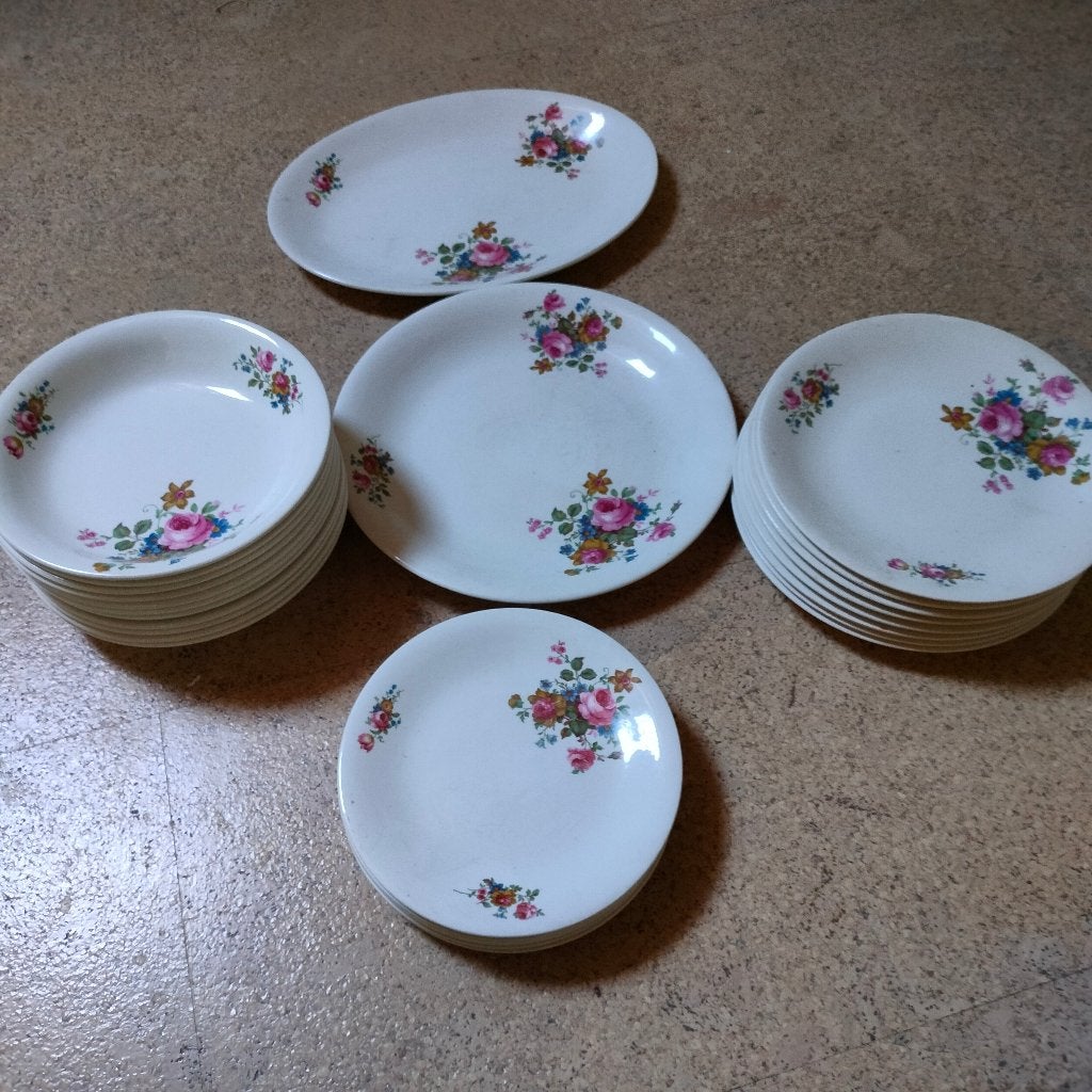 Vintage bloemenservies, Ophalen