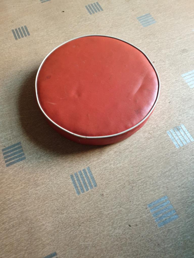 Rond kussen van een krukje, Huis en Inrichting, Woonaccessoires | Kussens, Ophalen