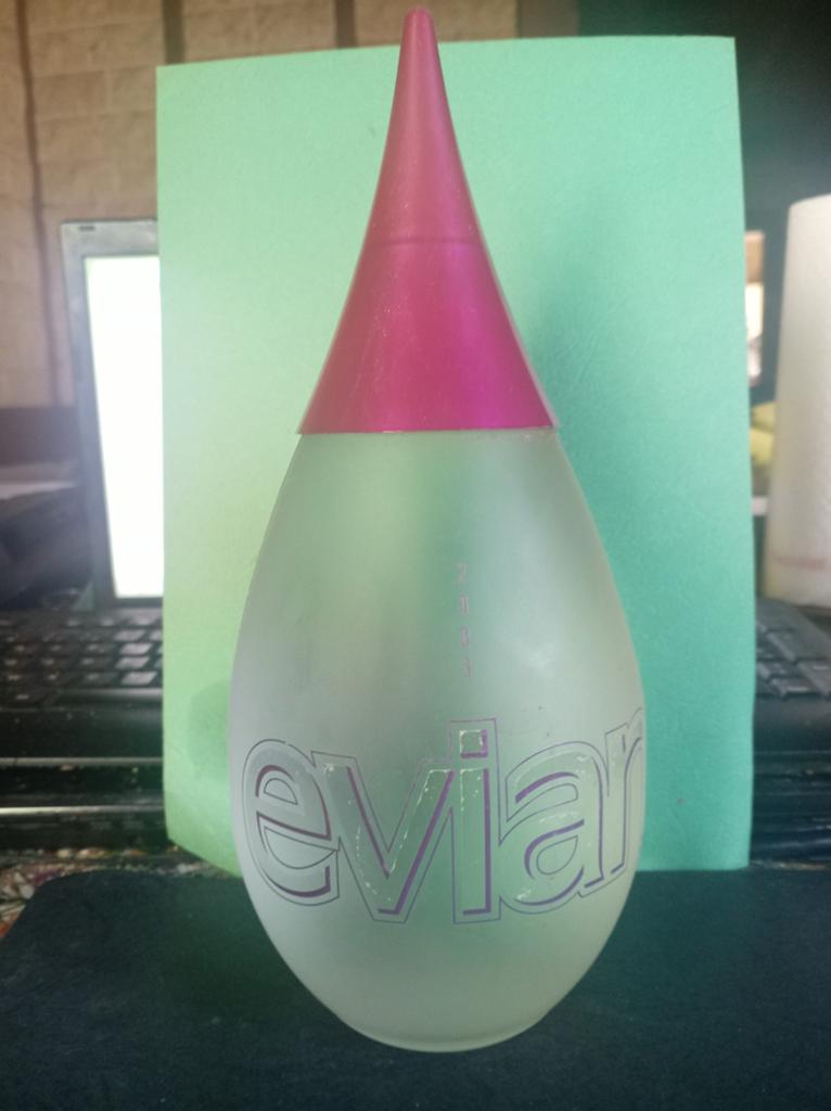 Bouteille d'eau Evian pleine serigraphiee 2001, Envoi, Comme neuf
