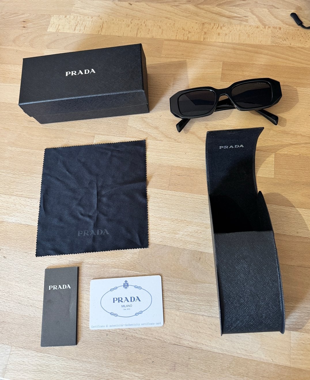 Lunettes de soleil Prada, Enlèvement, Comme neuf, Lunettes de soleil, Prada