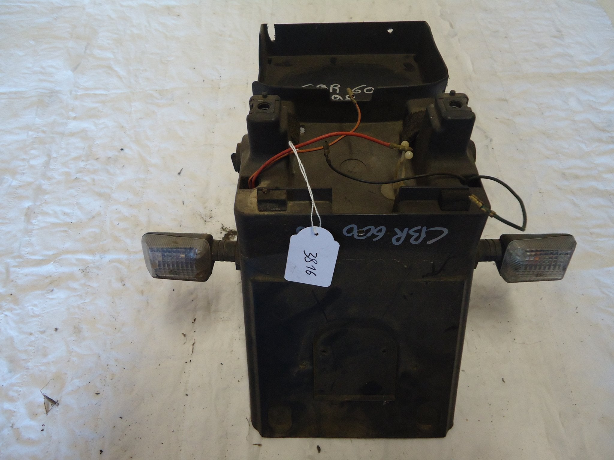 CBR600F 1995 - 1998 Honda Batterijbak D1-11145