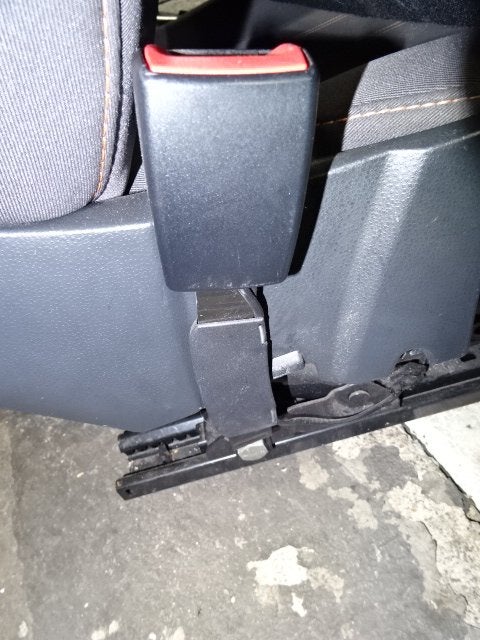 CEINTURE Seat Ibiza IV (6J5) (01-2008/06-2017), Utilisé, Seat