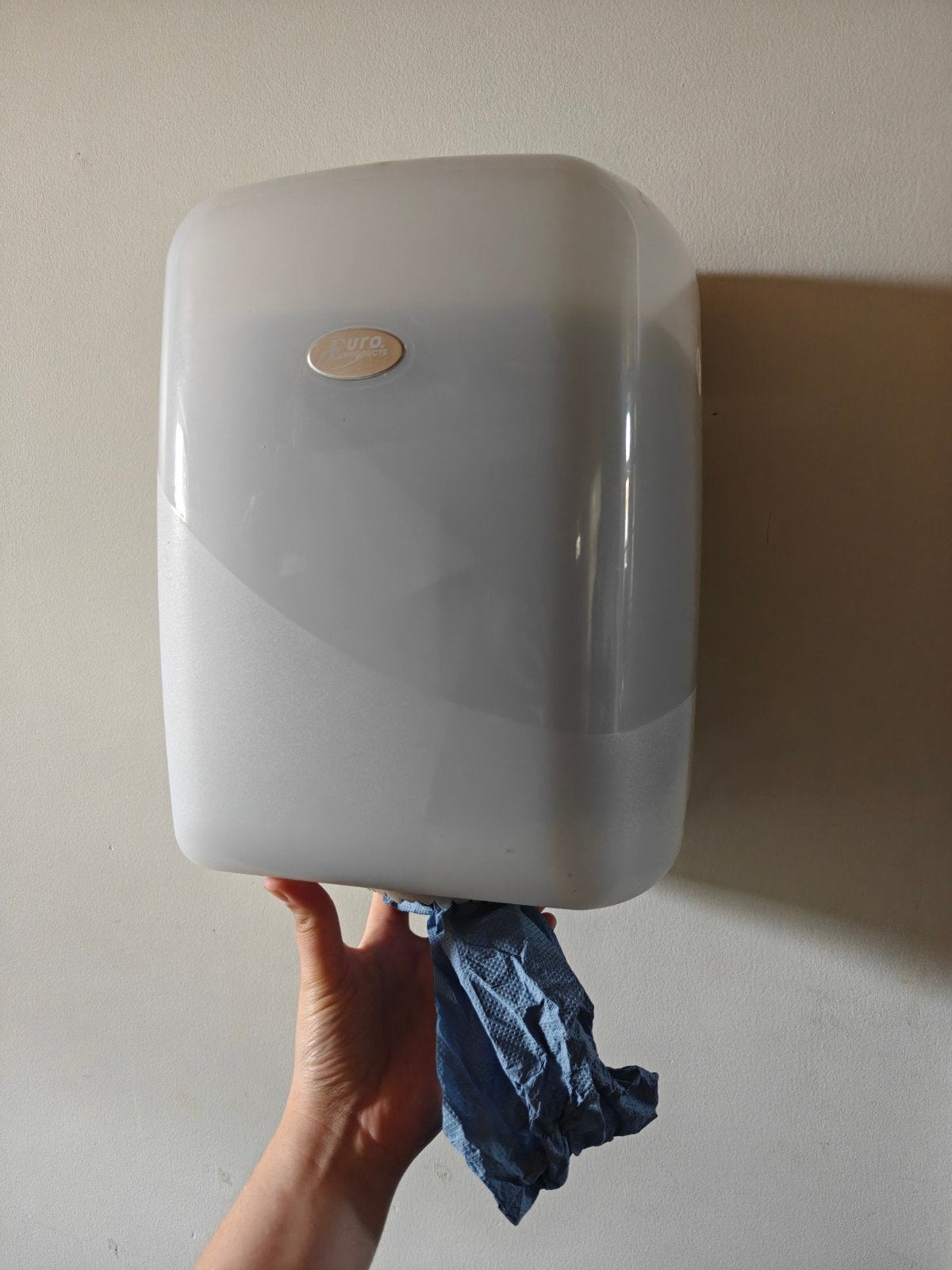 Euro Products poetspapier-/handdoekroldispenser, Enlèvement